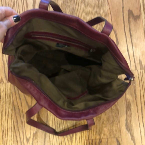 Like new, genuine Italian shoulder bag. - Picture 3 of 3